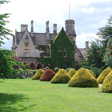 Manor By The Lake Cheltenham Bagian luar foto
