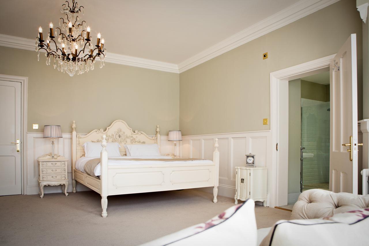 Manor By The Lake Cheltenham Ruang foto