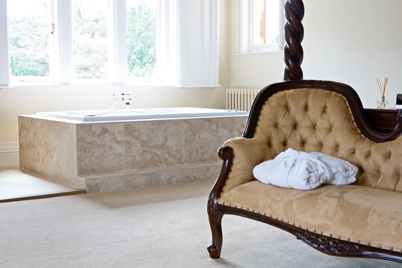Manor By The Lake Cheltenham Ruang foto